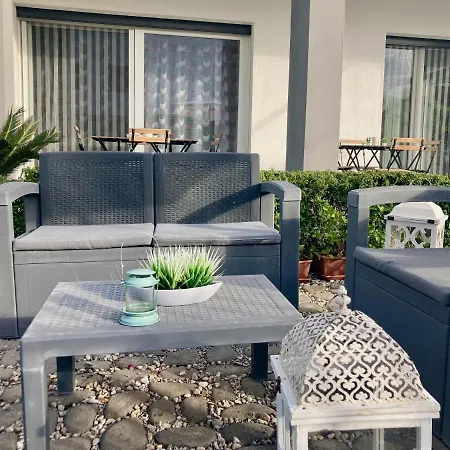 Sabbia E Sassi Bed & Breakfast *