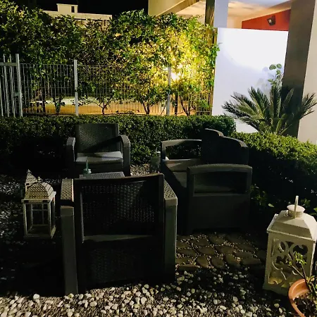Sabbia E Sassi Bed & Breakfast *
